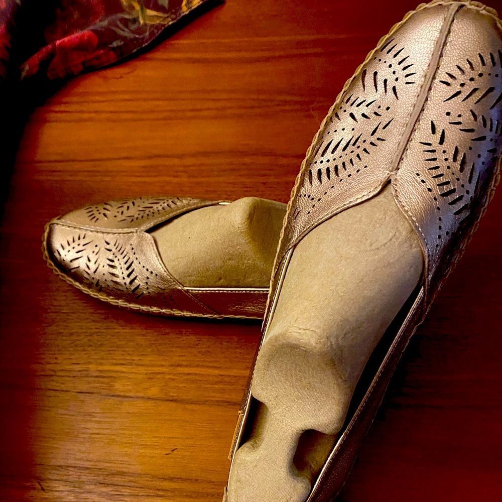 PIKOLINOS Champagne Metallic Loafers Size 8 38